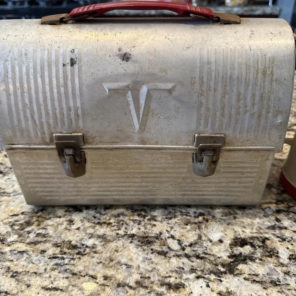 Vintage Aluminum workers or miners Thermos Lunch Bucket w/ thermos No safety pin
